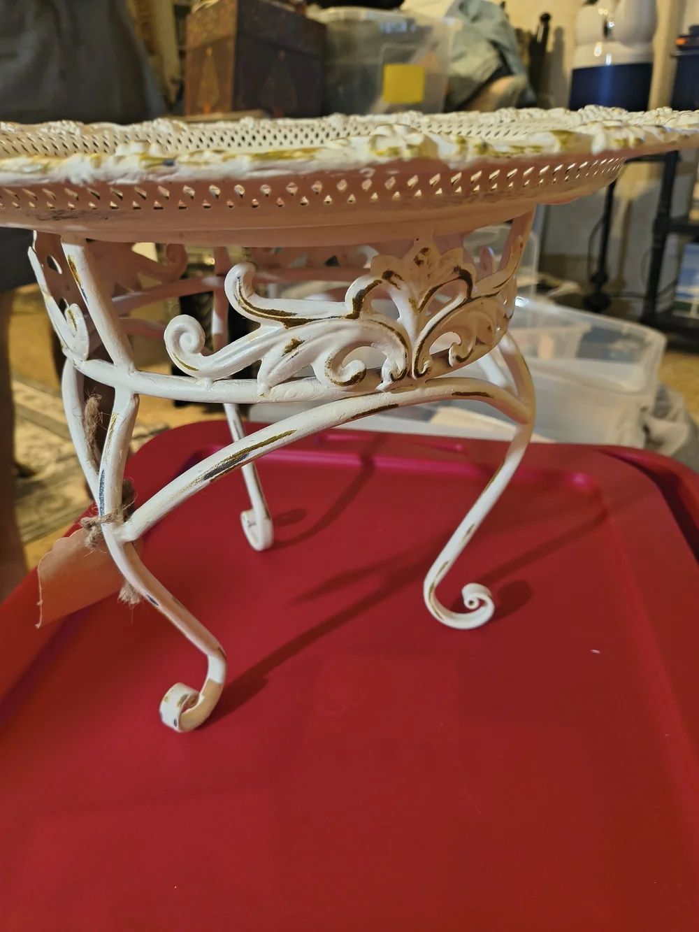 Vintage-Style White Floral Metal Cake Stand - Home Dining